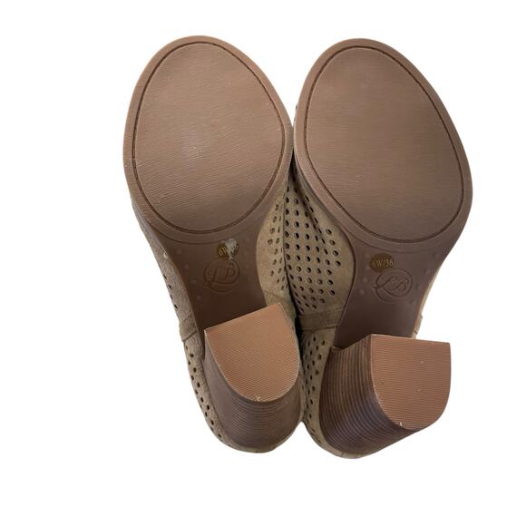 Lucky Brand Peep Toe Perforated Block Heel Light Brown Leather Womens 6 - Picture 8 of 8